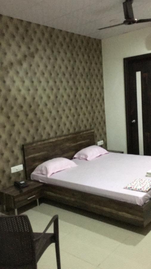 De Agya Paradise Hotel Ludhiana Exterior photo
